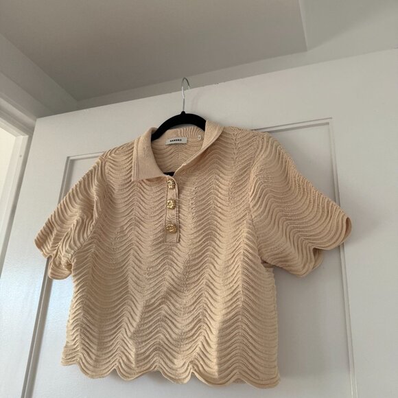 NWT Sandro Paris Campia Cropped Sweater Naturel Wavy Knit Scalop Hem Polo Style - Picture 4 of 9